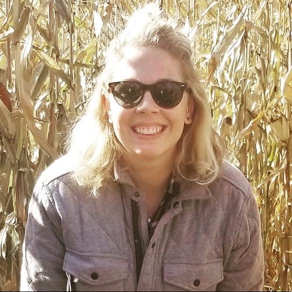 Meet your Posher, Melanie - Picture 1 of 1